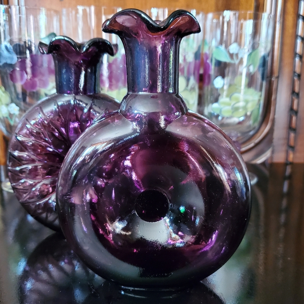 Vntg Amethyst Purple Dounut Bud Vase Similar to Blenko Clevenger Bros